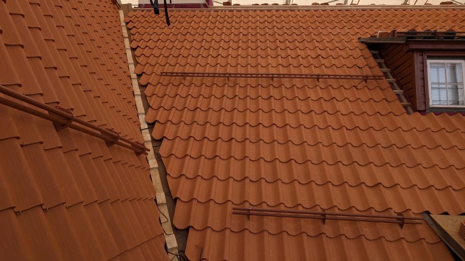 Suur-Karja 1 katuse restaureerimistööd